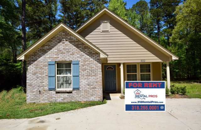 Beautiful Home in the Cul-de-sac - 900 Sherwood Drive, Ruston, LA 71270