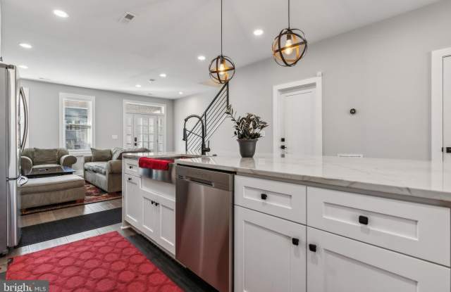 805 JEFFERSON Street NW Gallery 2
