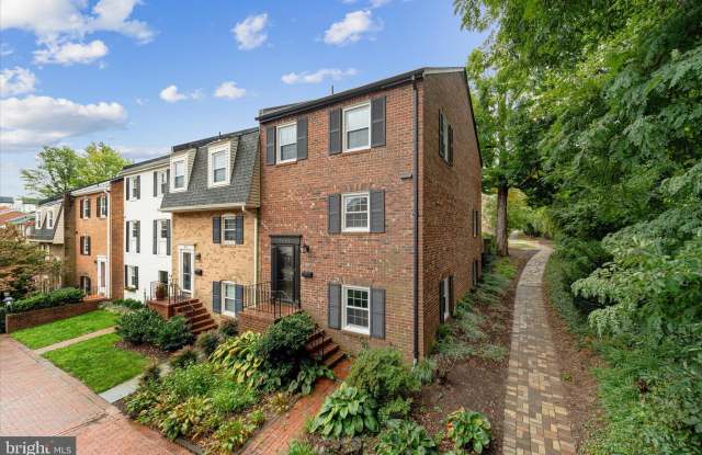 3885 CHAIN BRIDGE Road photos photos