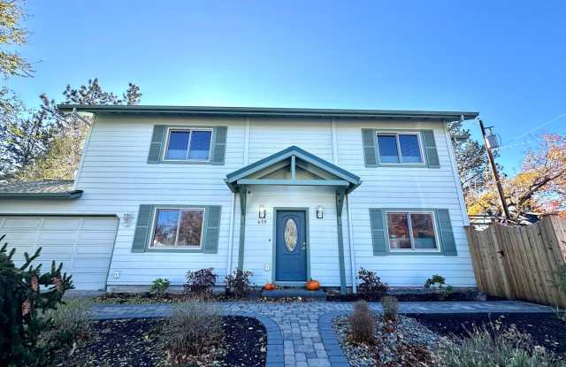 Stunning 3 Bed, 2.5 Bath Home in the Heart of Downtown Bend! photos photos Stunning 3 Bed, 2.5 Bath Home in the Heart of Downtown Bend! photos photos