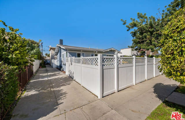 2227 Alsace Ave Gallery 4