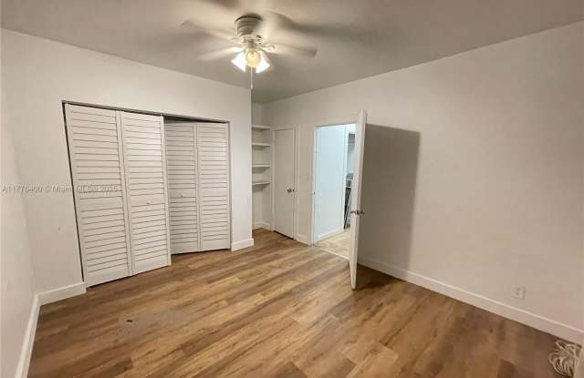8011 Abbott Ave photos photos