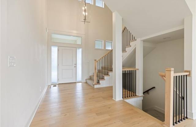18228 Earnshaw Street Gallery 3