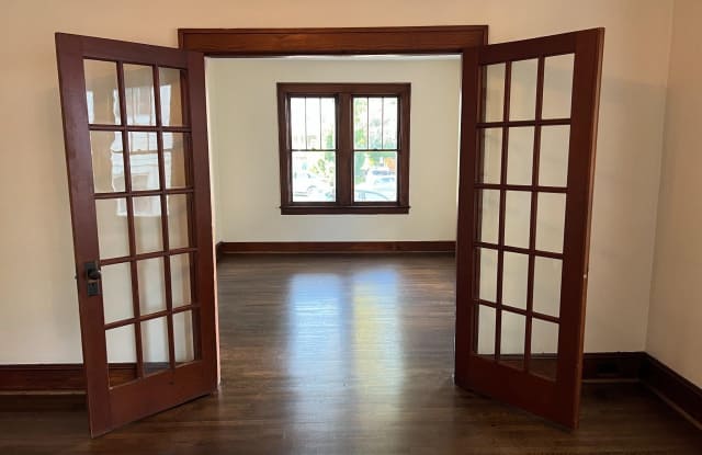 120 2ND Avenue Gallery 4