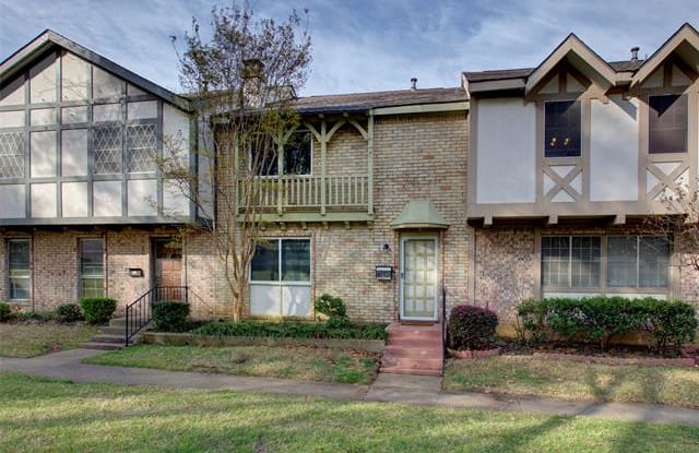 252 Westview Terrace - 252 Westview Ter, Arlington, TX 76013