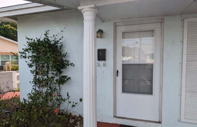 3/2 Water/Sewer Incl photos photos