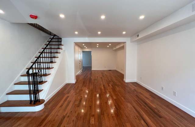 Stunning Port Richmond 3bd/1.5bth photos photos