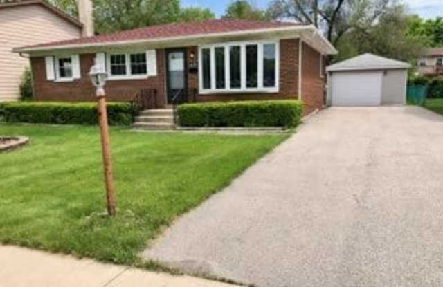 1431 South Busse Road - 1431 South Busse Road, Mount Prospect, IL 60056