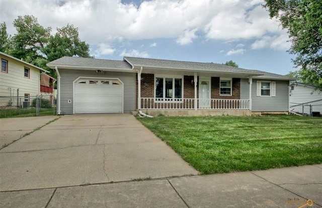3 BEDROOM + BONUS ROOOM | 2 BATH | HOUSE | SOUTH photos photos