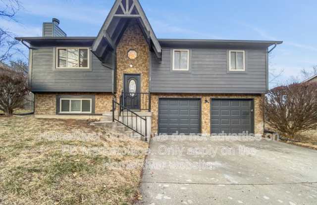 2112 SE 3rd St photos photos