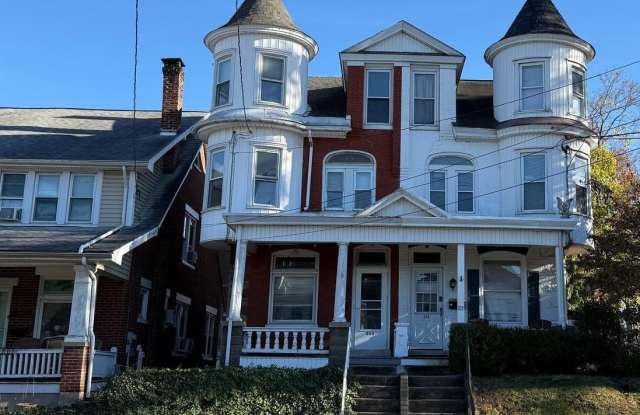 214 N READING AVENUE - 214 North Reading Avenue, Boyertown, PA 19512