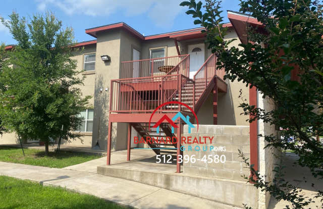 Available Now: 1 Bed/1 Bath Walking Distance to Downtown! photos photos
