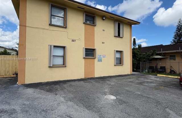 231 E 7th St photos photos