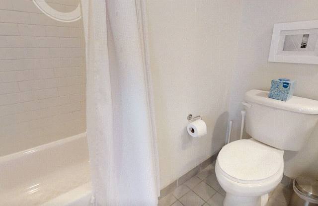 Charming 1 Bedroom-No Broker Fee Gallery 3