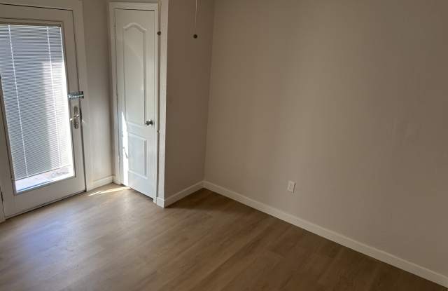 528 East Navajo Avenue - 2 Gallery 4