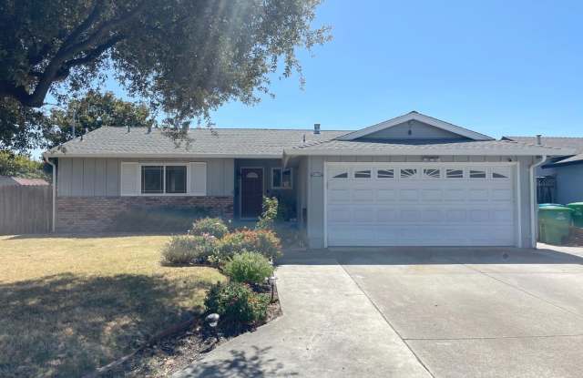 32233 Crest LN Gallery 1