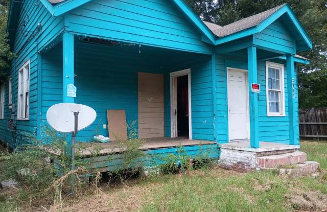 3911 Evangeline Street Gallery 1