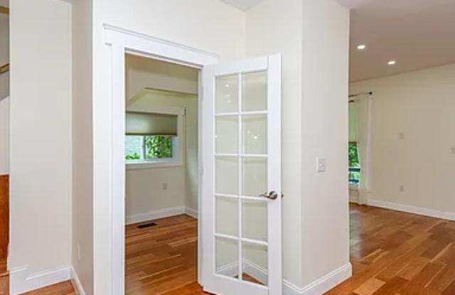312 Park Dr Gallery 4