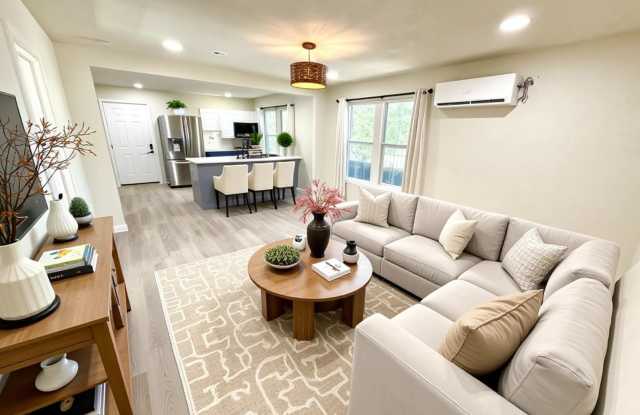 AVAILABLE NOW! 3 Bedroom / 2 Bath Home Near San Antonio Botanical Garden! photos photos