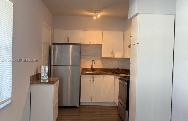 1824 Monroe St photos photos