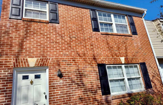 Available 3 Bedroom 1.5 bath Townhouse in Fredericksburg, Stafford County photos photos