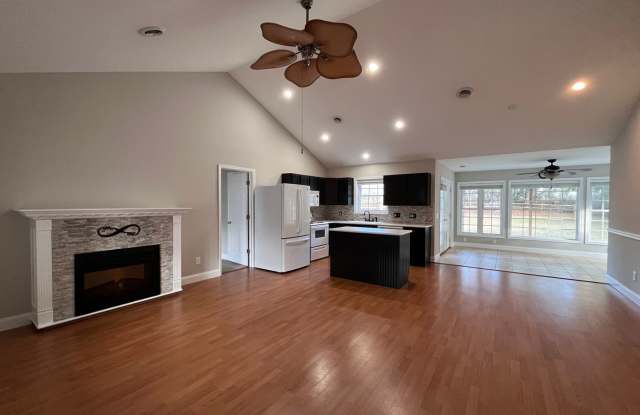 Age 55+ Community - Pet-friendly, 2 Bedroom, 2 Bath Home, Fenced Yard, Sunroom, Garage! photos photos