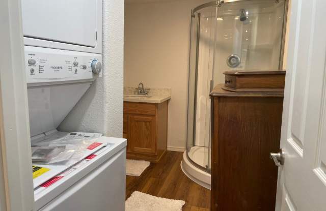 FULLY FURNISHED MONTH-MONTH RENTAL photos photos