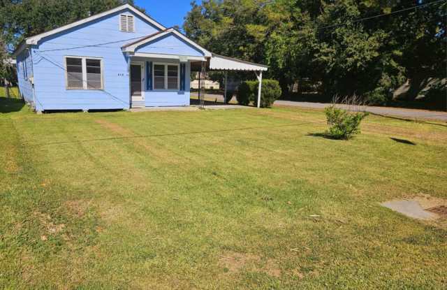 215 N Landry Dr New Iberia, La. 70560 photos photos
