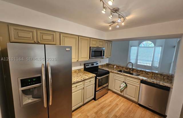 2206 Glenmoor Dr Gallery 3