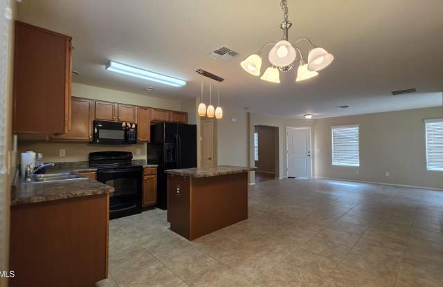 40458 W HAYDEN Drive Gallery 3