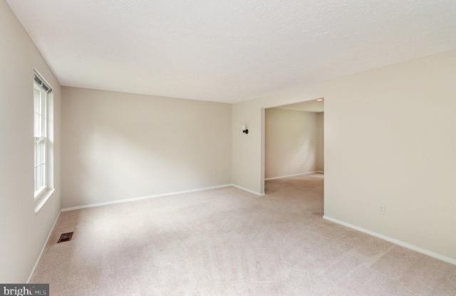 5713 HEMING Avenue Gallery 3