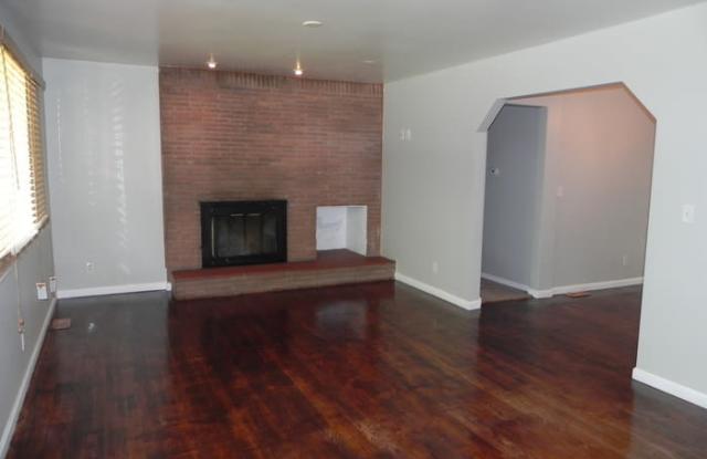9619 East 29th Street Terrace Gallery 2