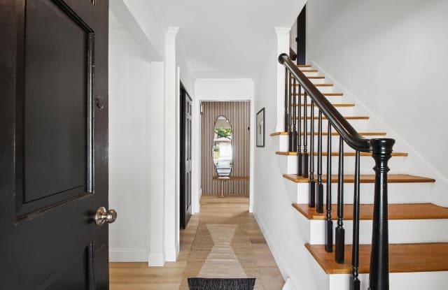 1701 Moreland Drive Gallery 4