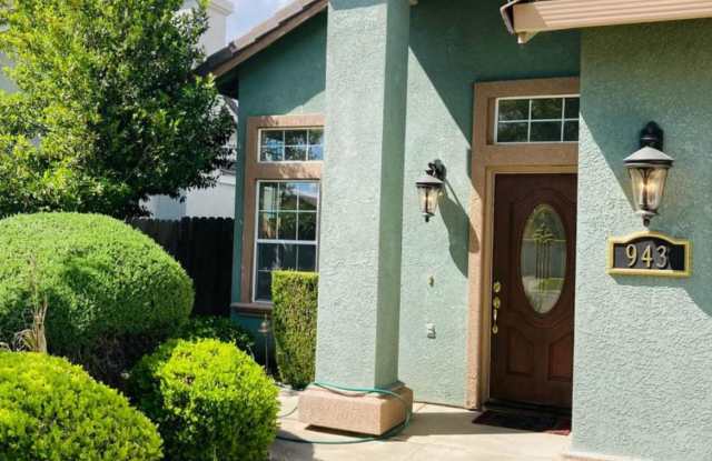 943 Pearwood Circle Gallery 2