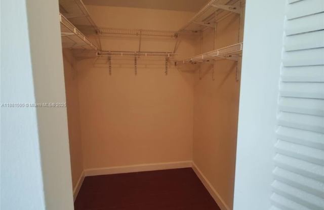 786 NW 103rd Ter photos photos