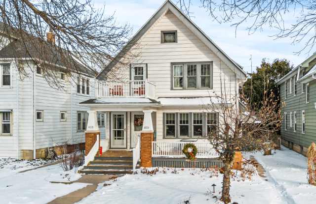 4518 N Woodburn St photos photos