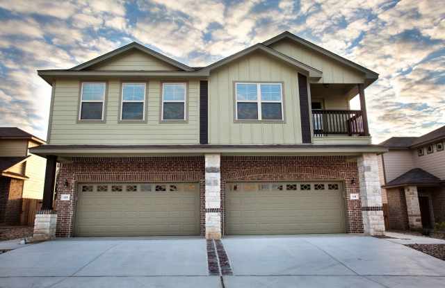 Beautiful 3 Bedroom Luxury Townhome, Kyle, Texas! photos photos