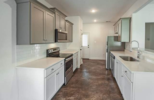 NEW CONSTRUCTION near University of Memphis. photos photos