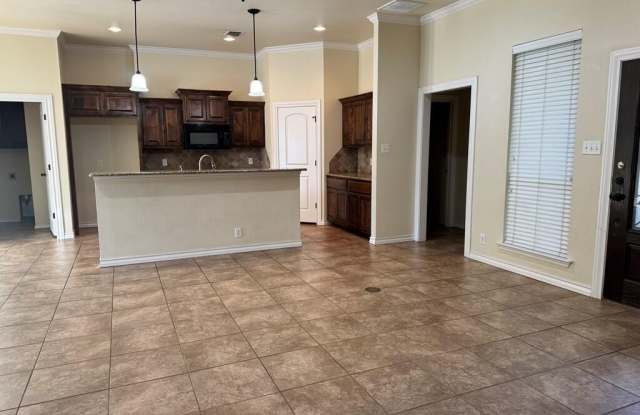 5915 Pedernales Gallery 4