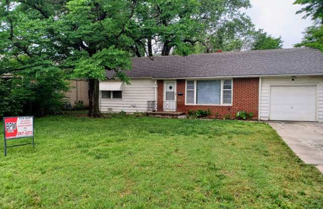 Cozy 3 bedroom, 1 bath home on Northeast side photos photos