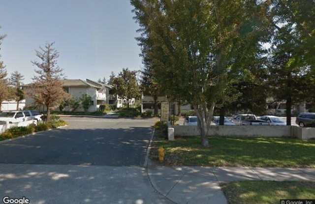 Great location! 2 bed 2 bath Simi Valley condo! photos photos
