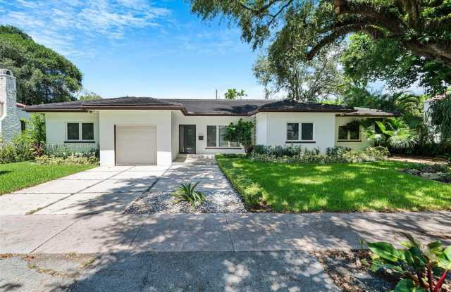 511 Madeira Ave photos photos