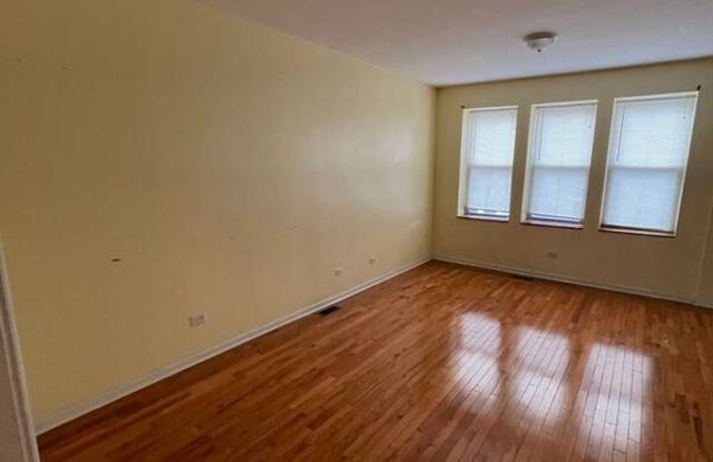 1402 N. Avers photos photos