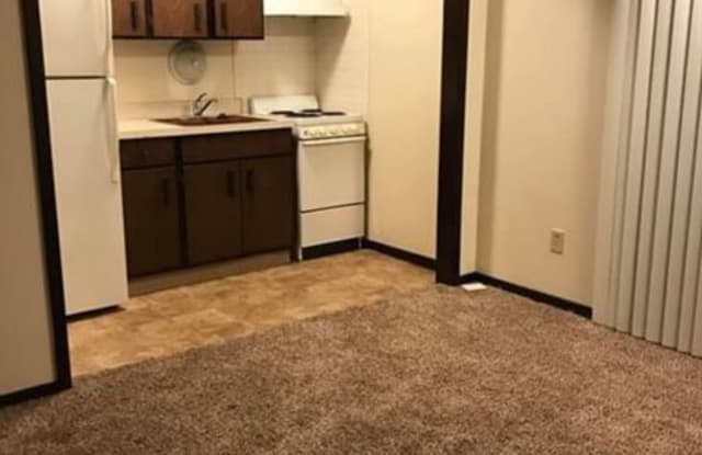 3710 NE 56th St - 3710 56th St, Des Moines, IA 50310