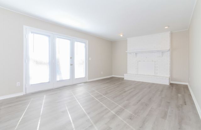 6879 Windwood Drive Gallery 2
