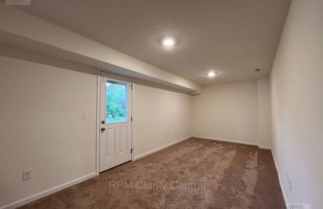 Beautiful 3-Bedroom Townhome with 2-Car Garage in Willow Reserve! Gallery 4