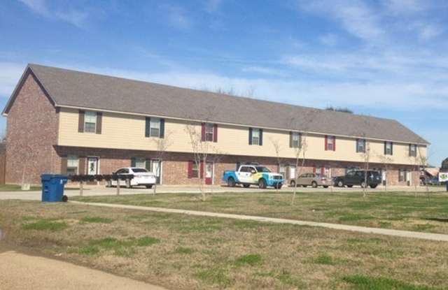 2 Bed 2.5 Bath Townhome off of Verot School Rd Gallery 1