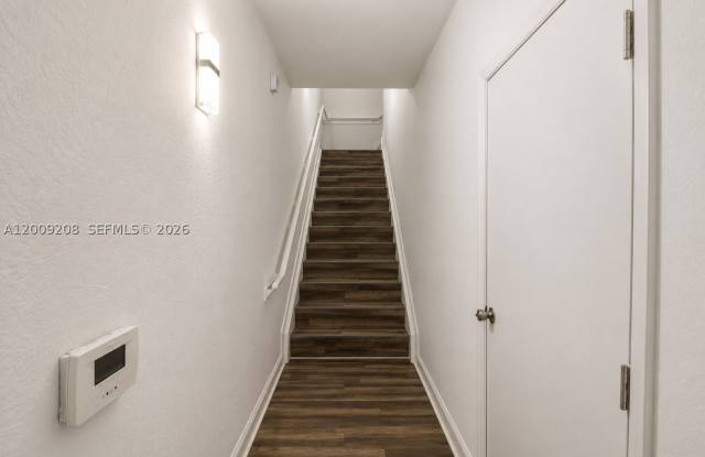 1002 Belmont Ln Gallery 4