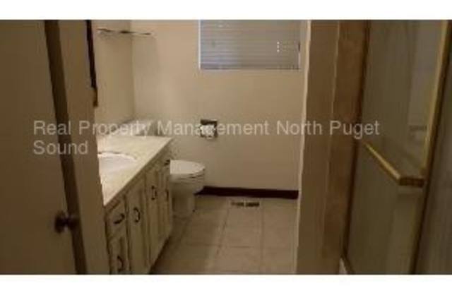 3701 225th Place Southwest Gallery 4