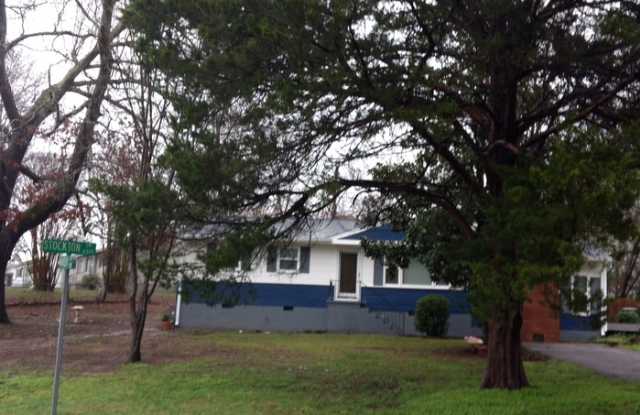 6319 Stockton Drive Gallery 3